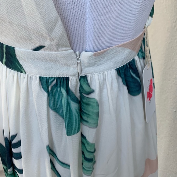 Latiste Palm Maxi Dress - Picture 4 of 8